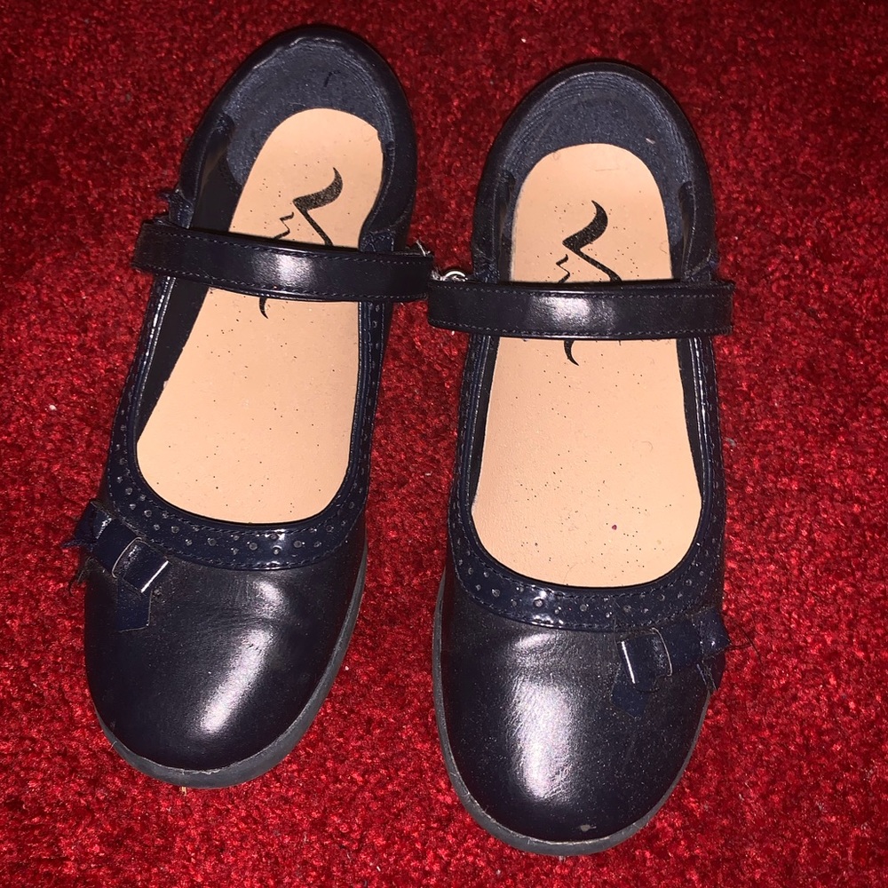 Girls shoes
